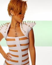 Sfondi Hot Rihanna In White Top 176x220