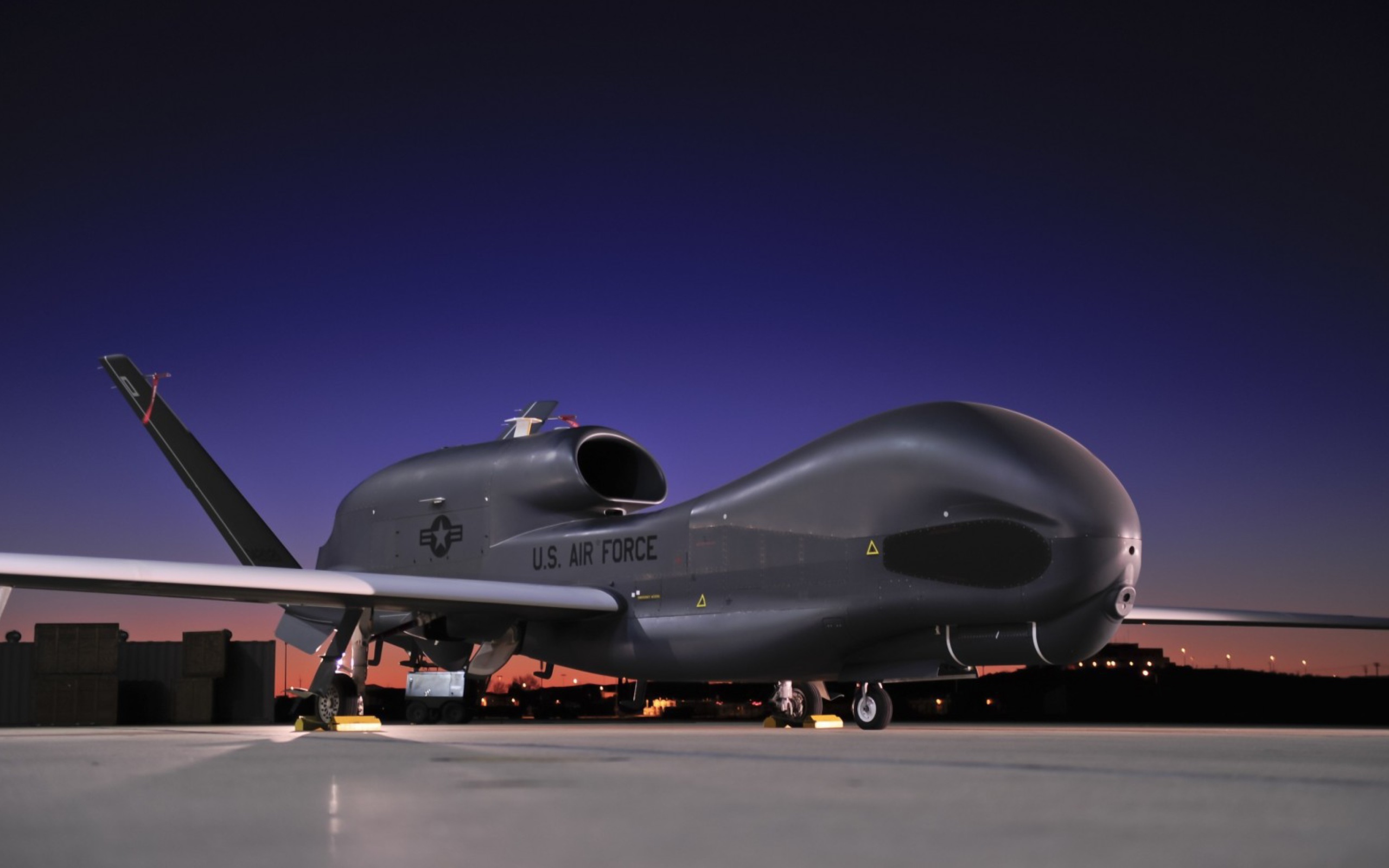 Sfondi Northrop Grumman RQ 4 Global Hawk surveillance aircraft 2560x1600
