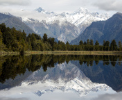 Lake Matheson on West Coast in New Zealand wallpaper 176x144