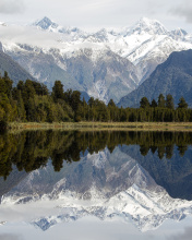 Fondo de pantalla Lake Matheson on West Coast in New Zealand 176x220