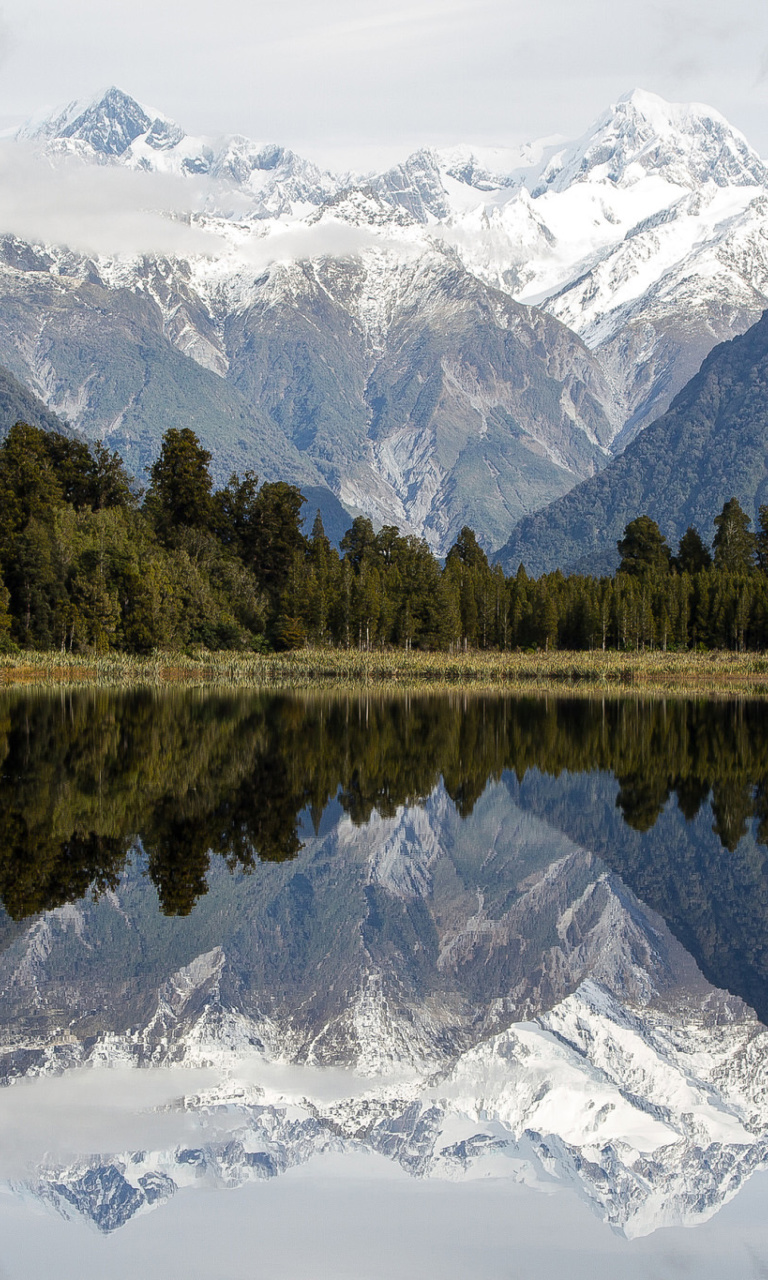 Lake Matheson on West Coast in New Zealand wallpaper 768x1280