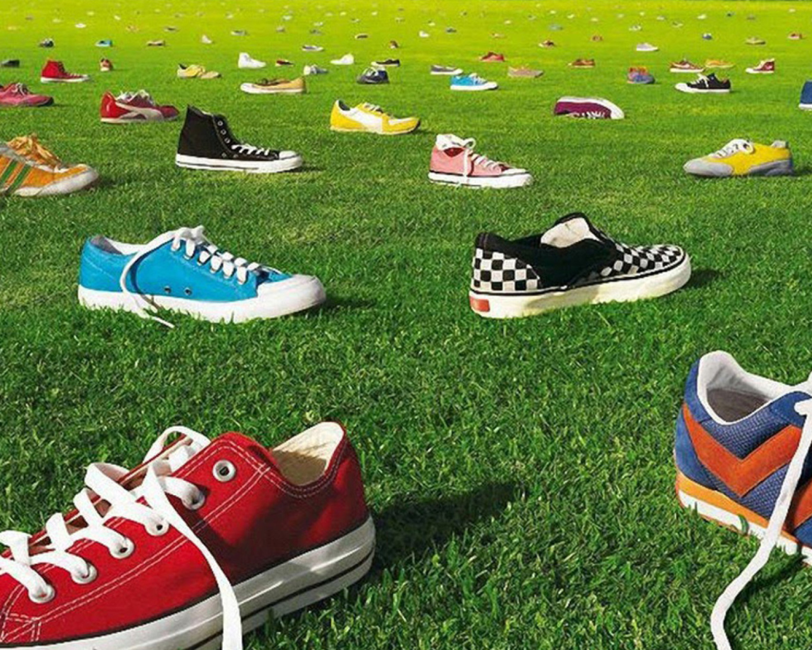 Sfondi Colorful Sneakers 1600x1280