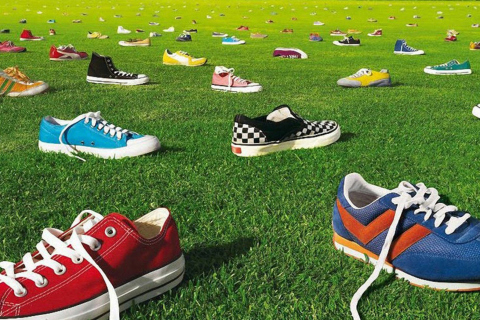 Das Colorful Sneakers Wallpaper 480x320
