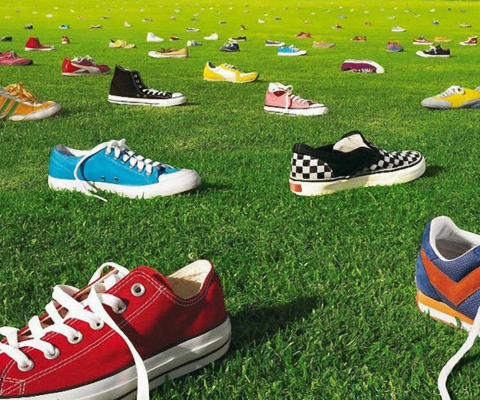 Das Colorful Sneakers Wallpaper 480x400
