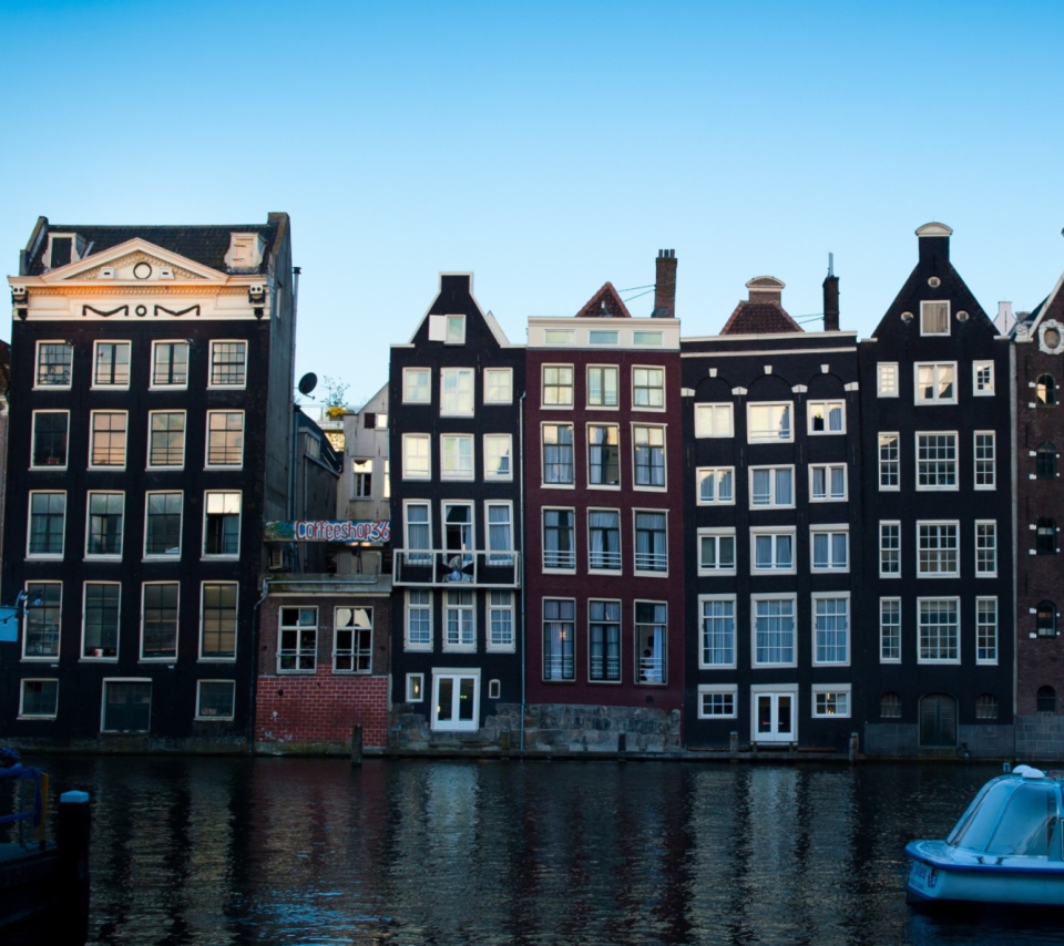 Damrak Amsterdam screenshot #1 960x854
