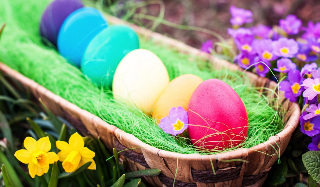 Colorful Easter Eggs wallpaper 1024x600