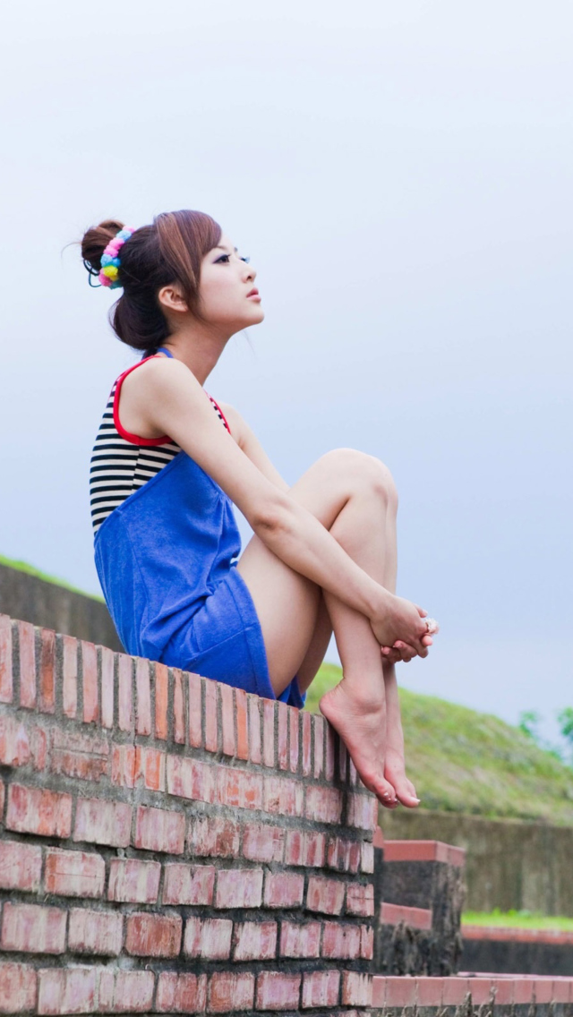 Обои Cute Asian Girl 640x1136