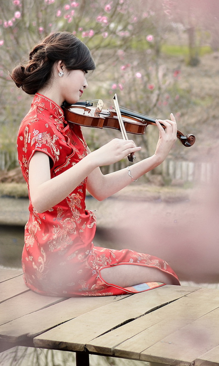 Обои Pretty Asian Girl Violinist 768x1280