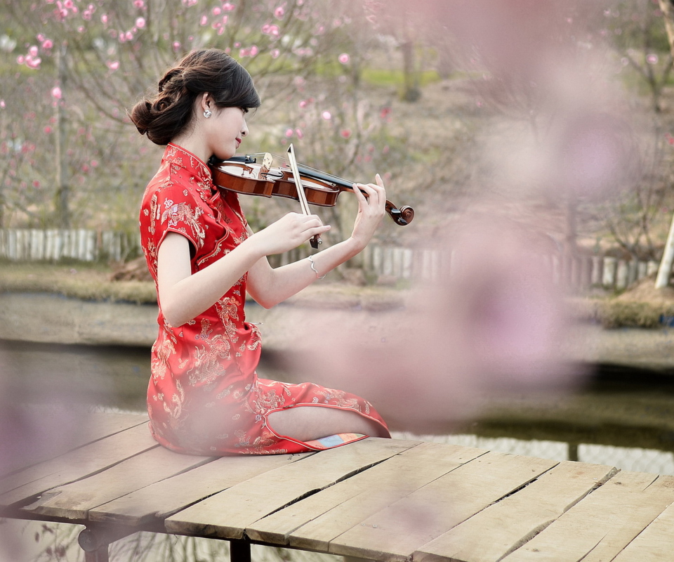 Pretty Asian Girl Violinist screenshot #1 960x800