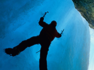 Fondo de pantalla Ice Climbing 320x240