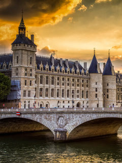 La conciergerie Paris Castle screenshot #1 240x320