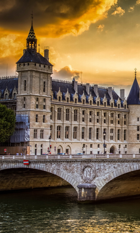 La conciergerie Paris Castle screenshot #1 480x800
