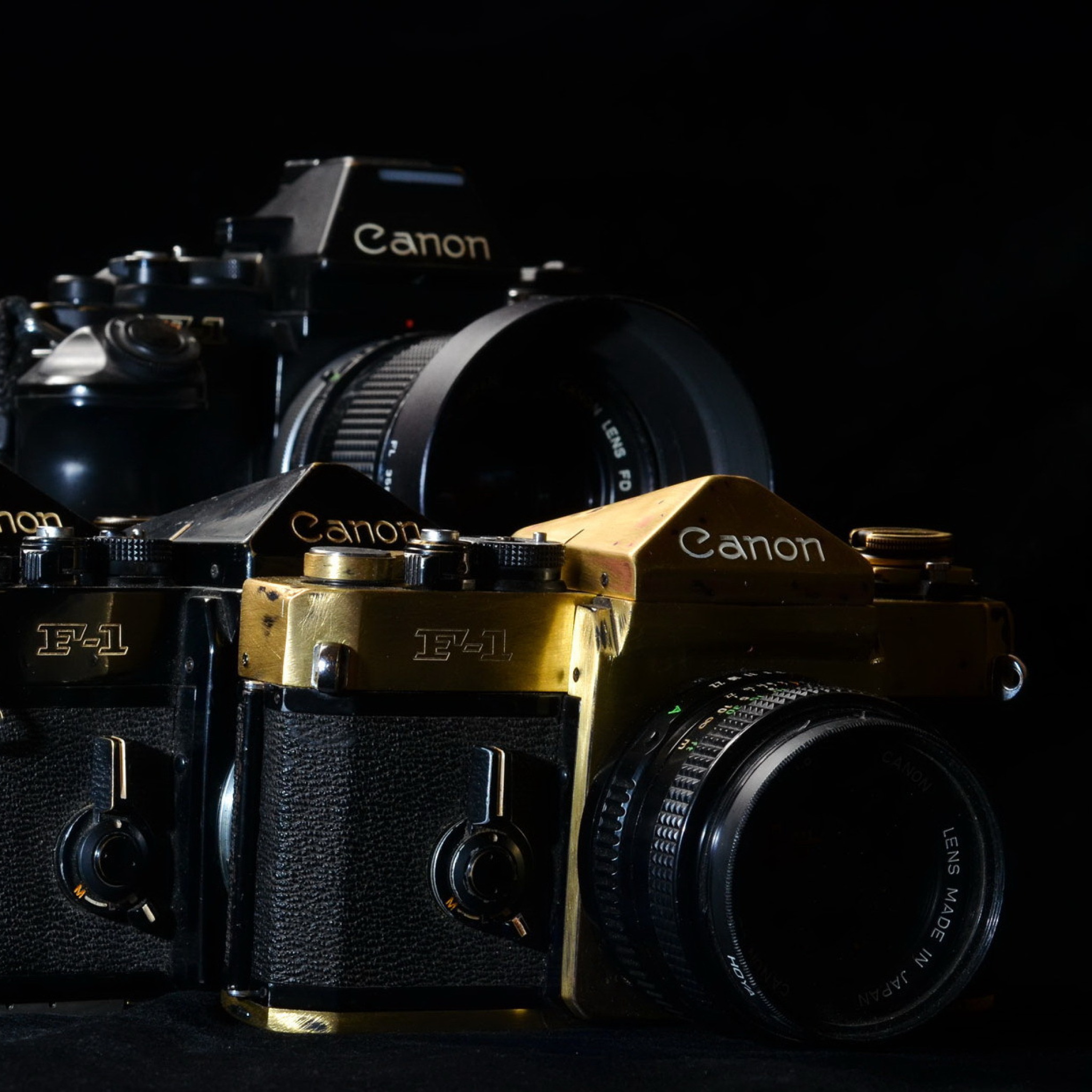 Canon F1 Reflex Camera wallpaper 2048x2048