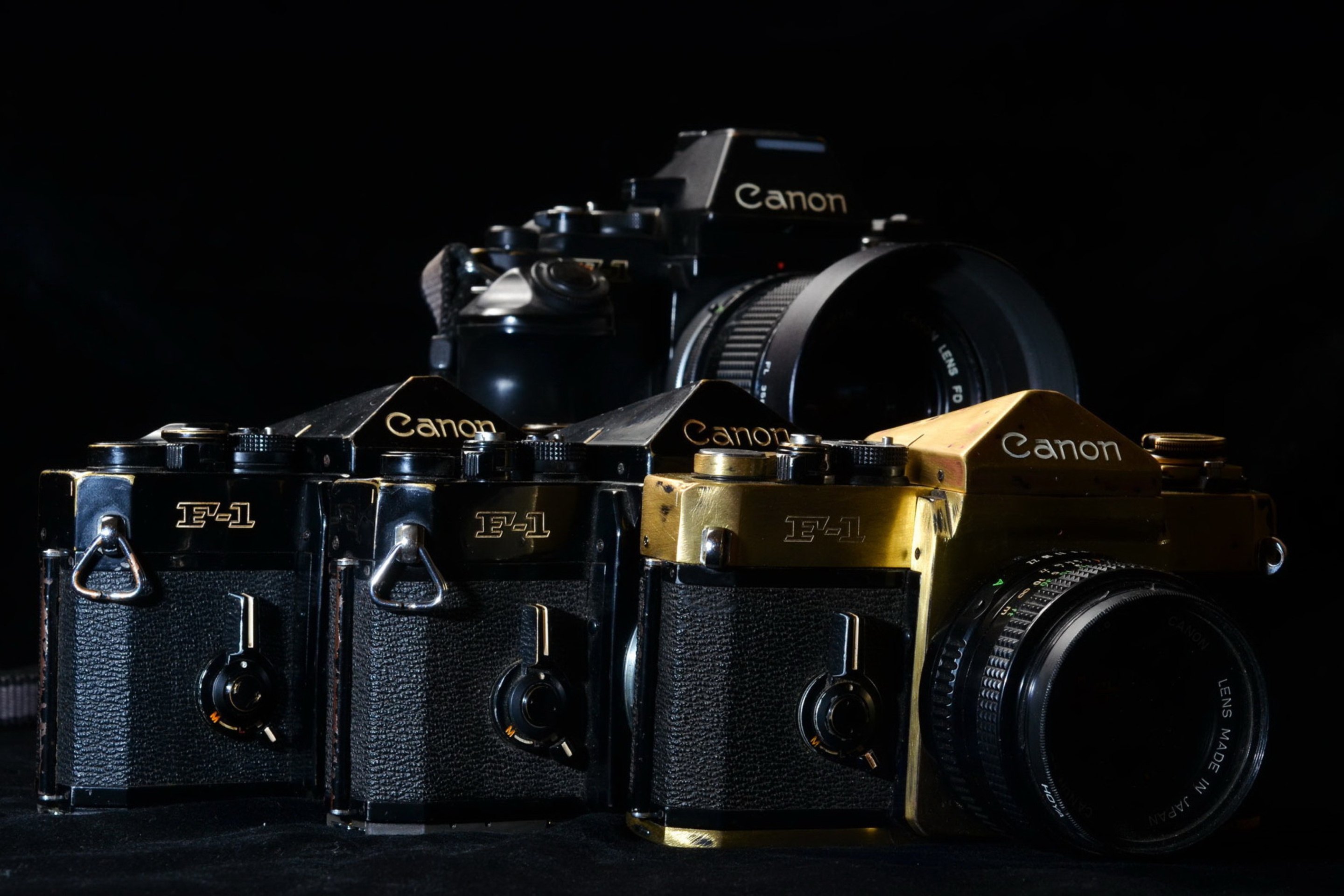 Das Canon F1 Reflex Camera Wallpaper 2880x1920