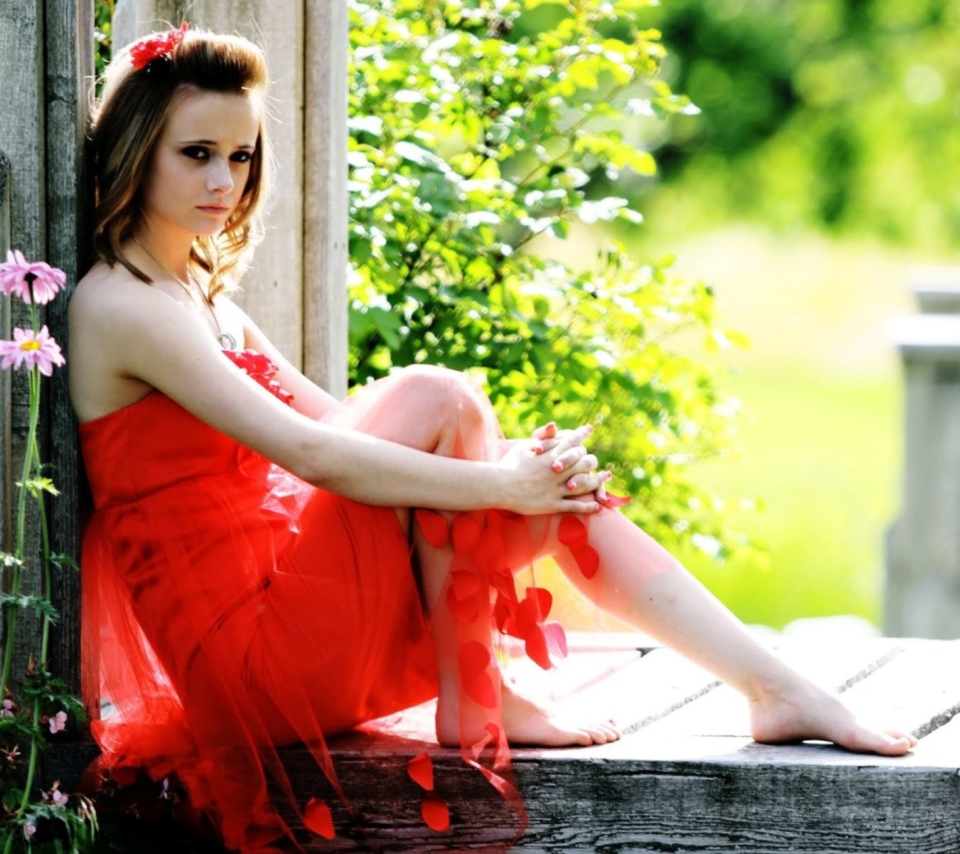 Das Girl In Red Dress Wallpaper 960x854