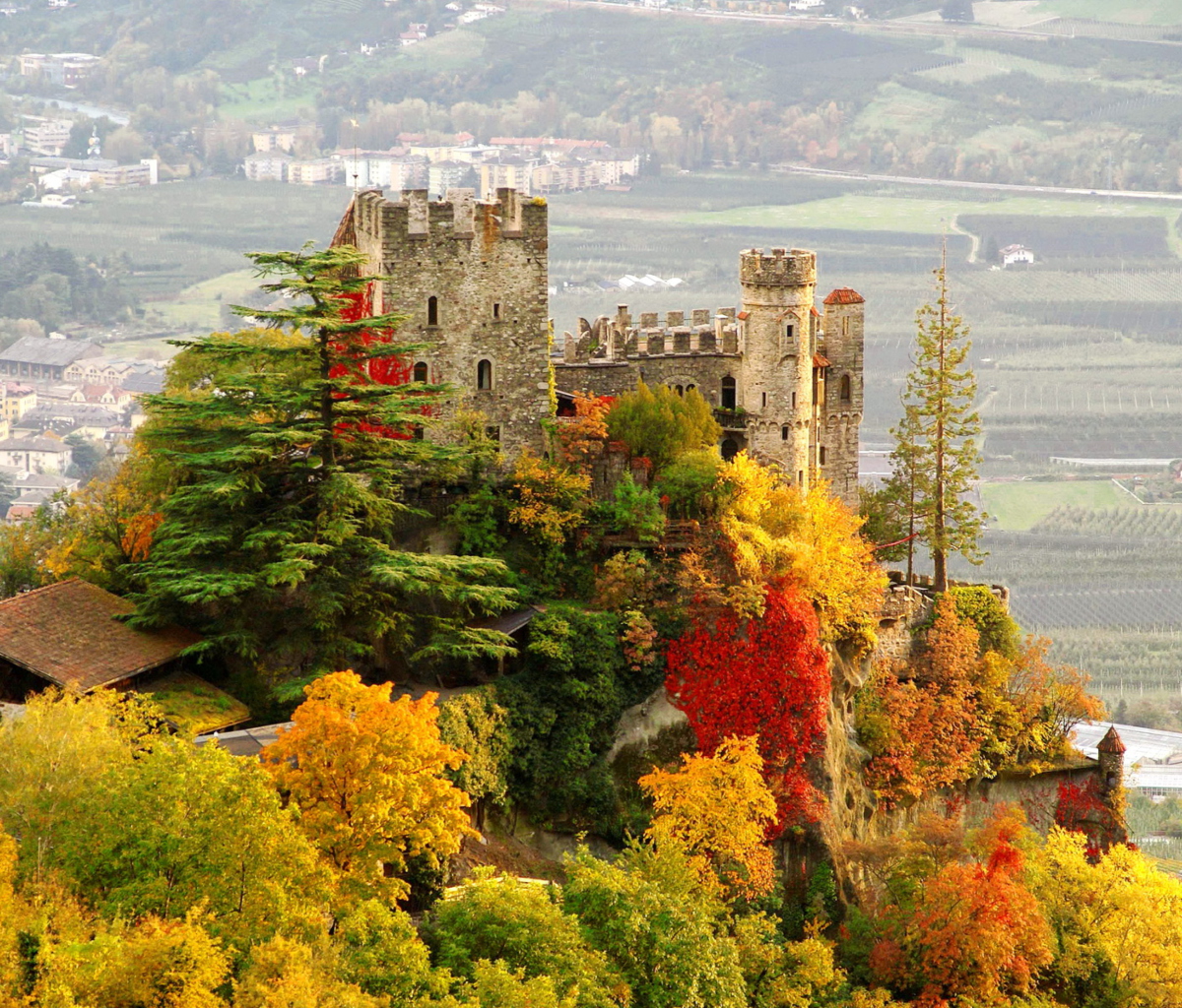 Sfondi Italy Castle in Brunnenburg 1200x1024