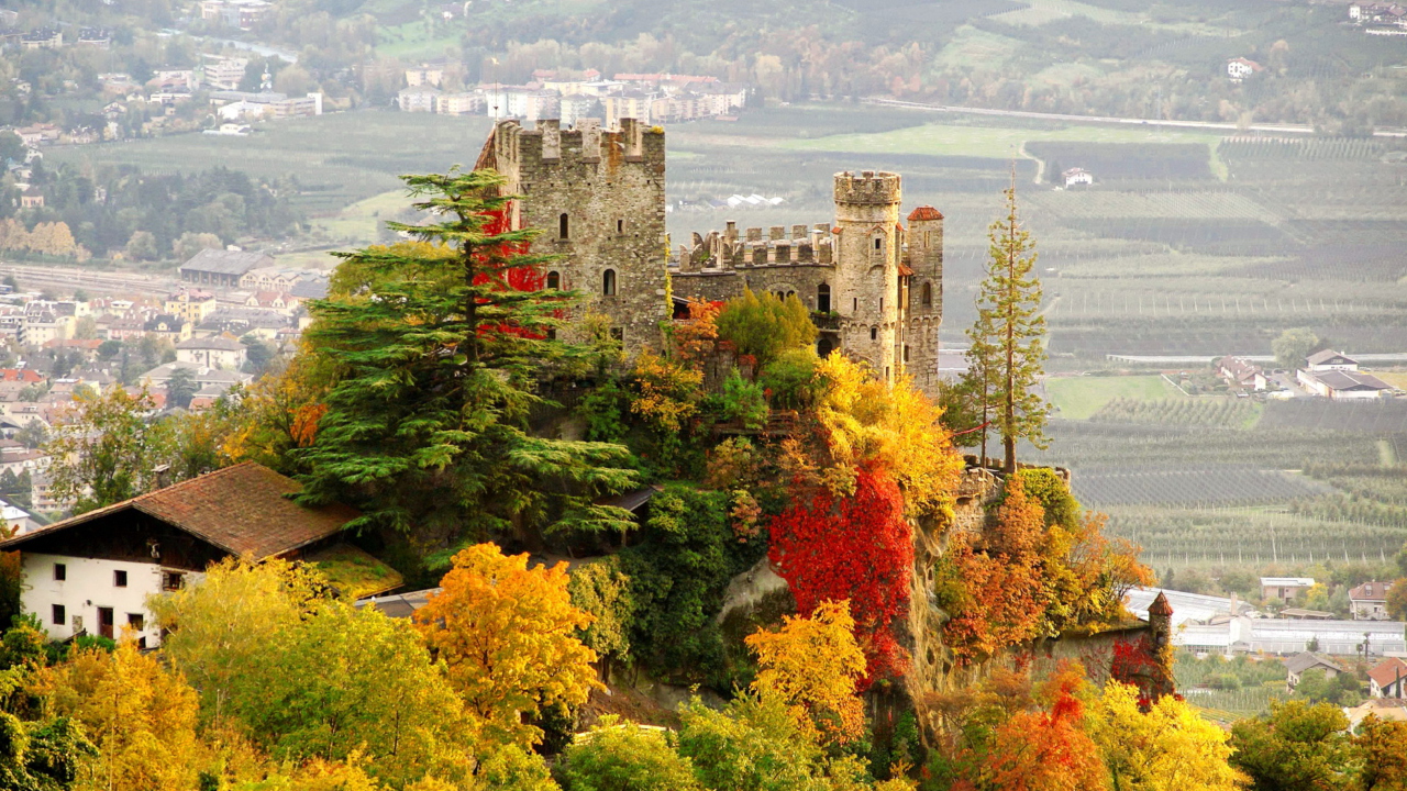 Italy Castle in Brunnenburg wallpaper 1280x720