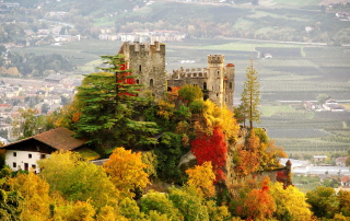 Italy Castle in Brunnenburg - Fondos de pantalla gratis 