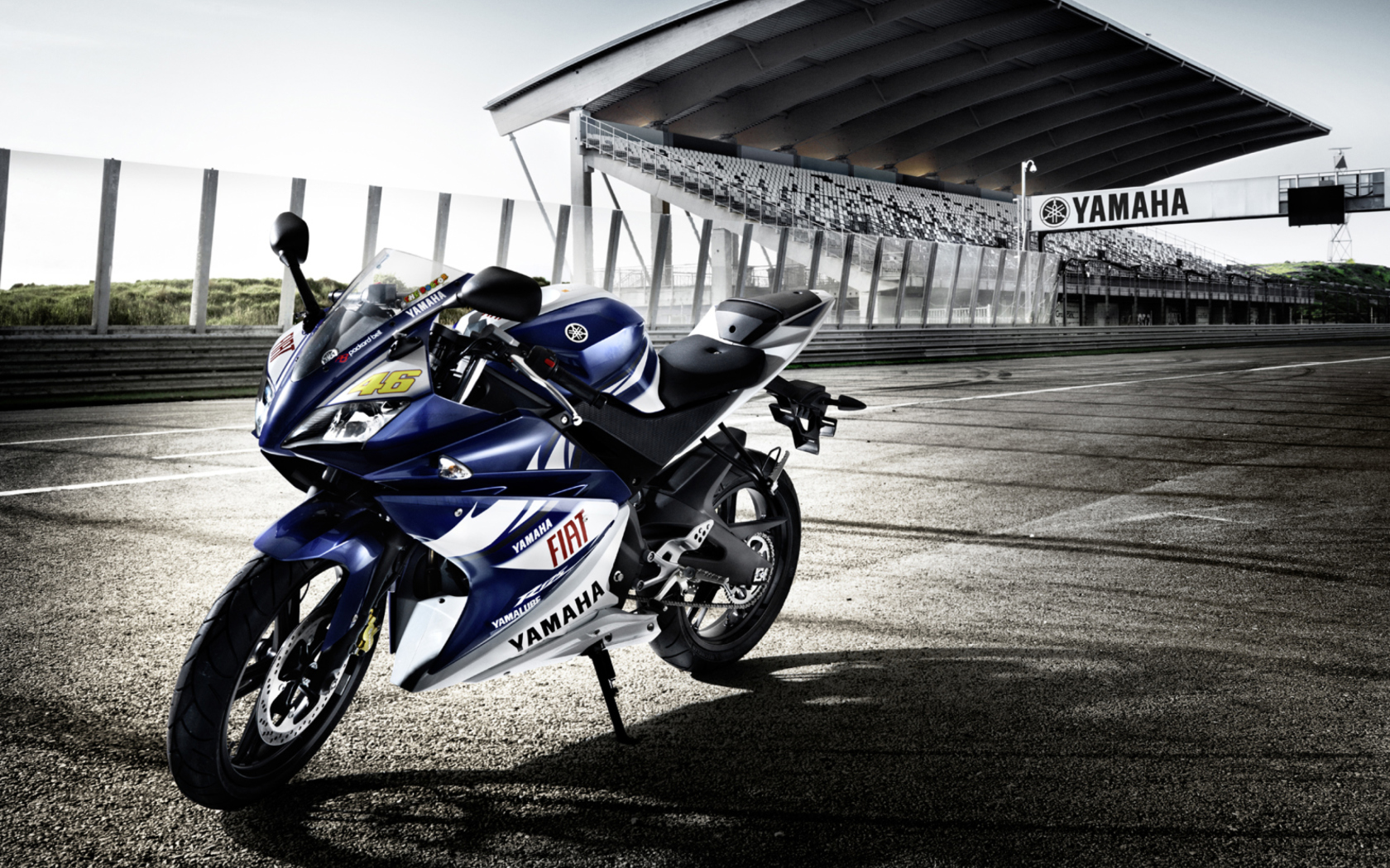 Fondo de pantalla YZF R125 Yamaha Race Motor 1680x1050