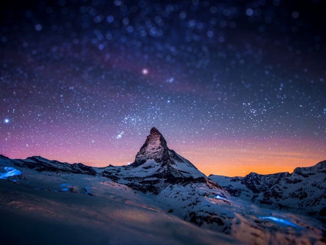 Das Mountain At Night Wallpaper 640x480