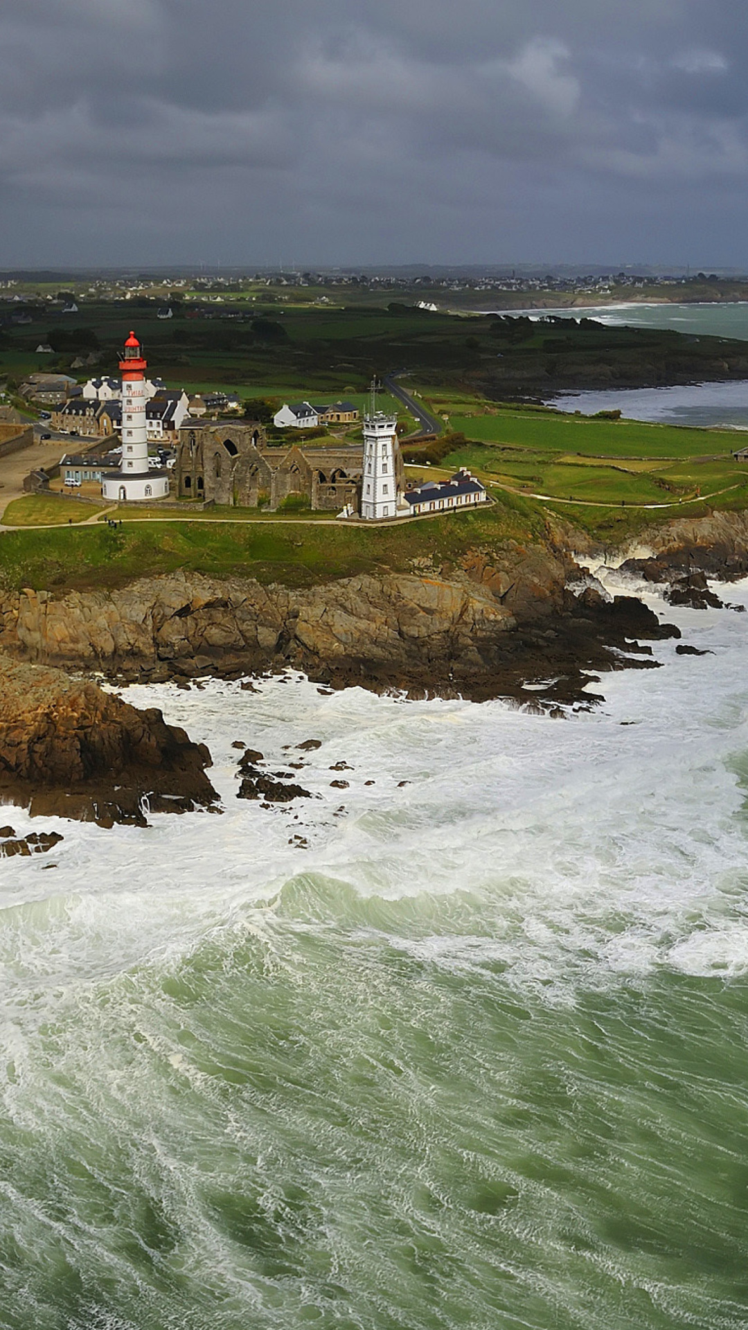 Sfondi Lighthouse on the North Sea 1080x1920