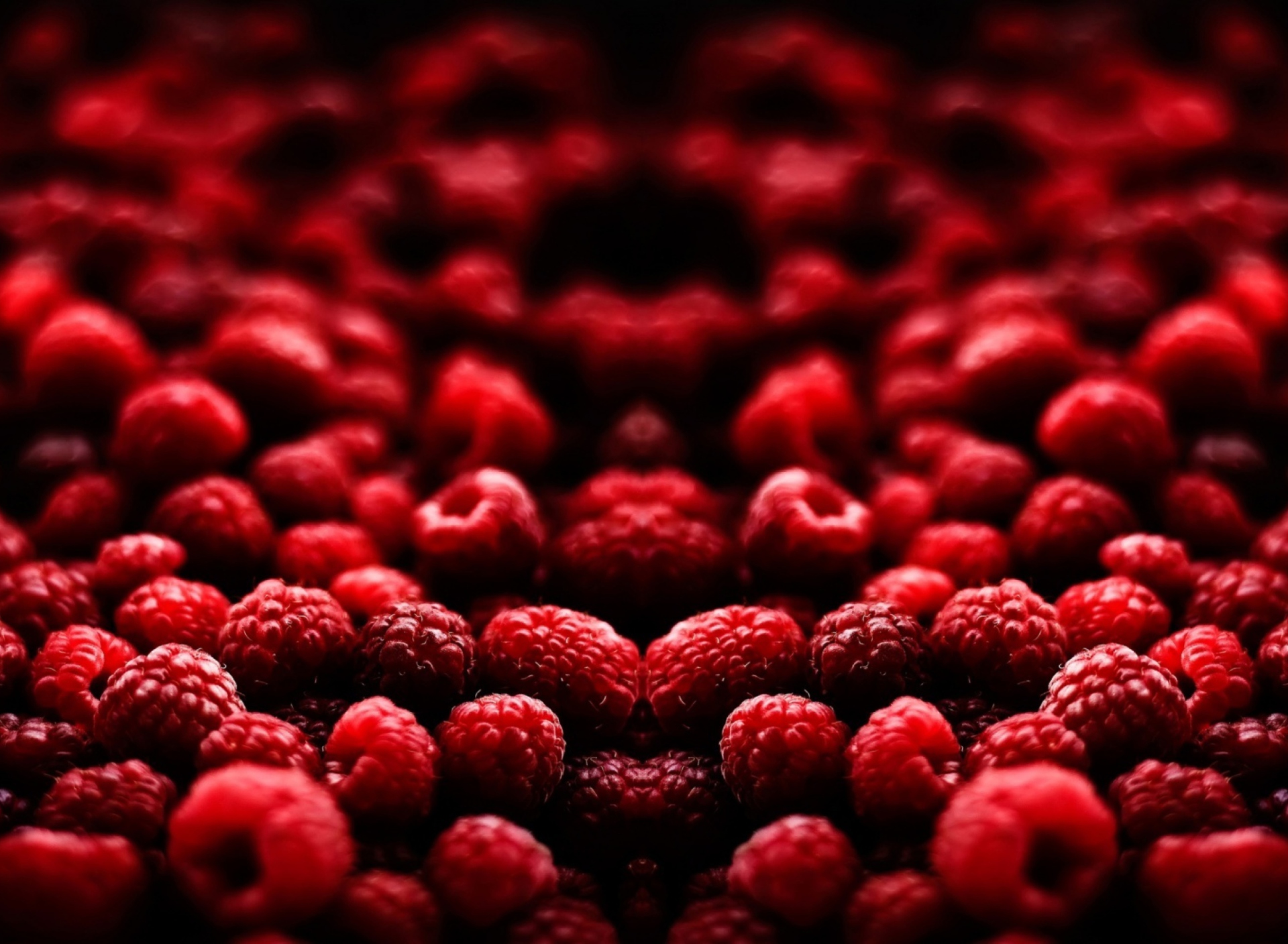 Обои Red Raspberries 1920x1408