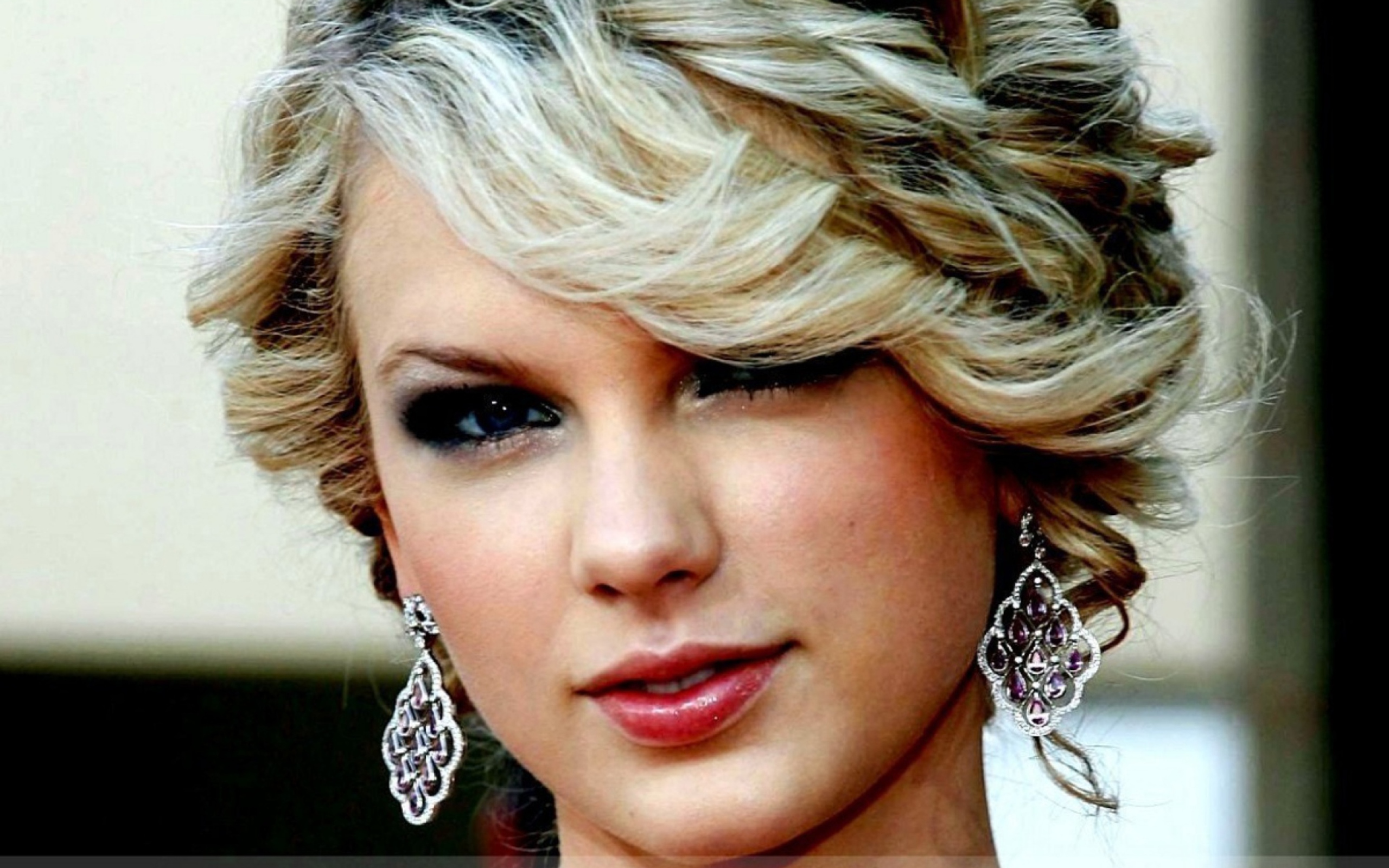 Taylor Swift screenshot #1 2560x1600