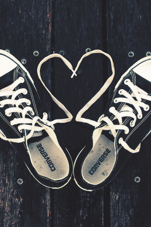 Sneakers Love wallpaper 640x960