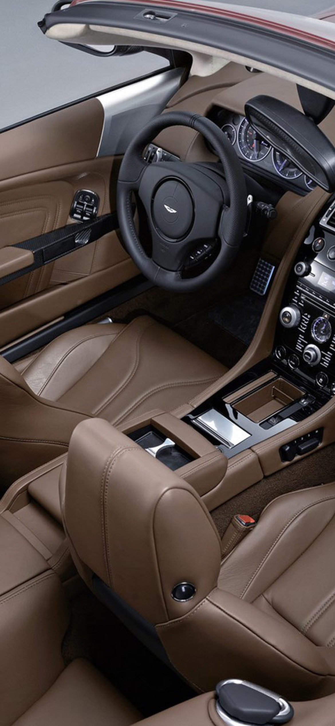Fondo de pantalla Aston Martin DBS Interior 1170x2532