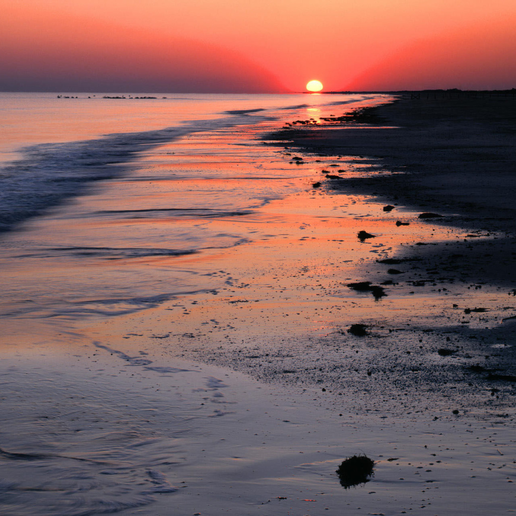 Das Horizon at sunset Wallpaper 1024x1024