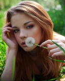 Обои Redhead Girl With Dandelion 128x160