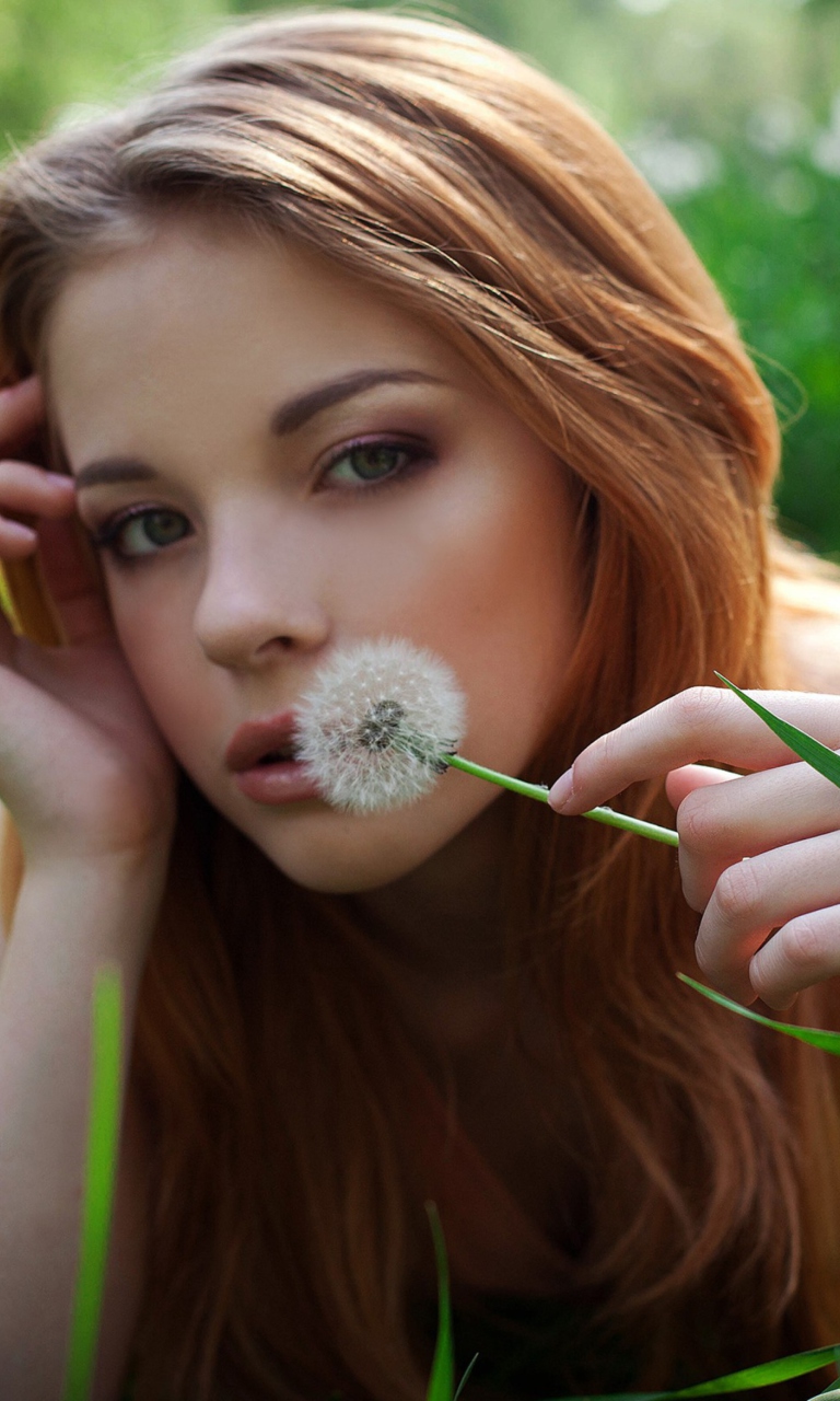 Redhead Girl With Dandelion screenshot #1 768x1280