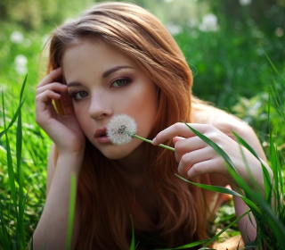 Redhead Girl With Dandelion - Obrázkek zdarma pro 208x208