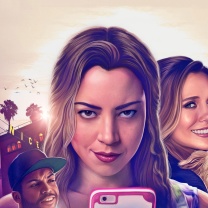 Sfondi Ingrid Goes West Comedy Film with Aubrey Plaza and Elizabeth Olsen 208x208