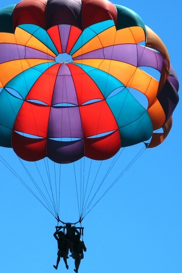 Big Colorful Air Balloon wallpaper 640x960