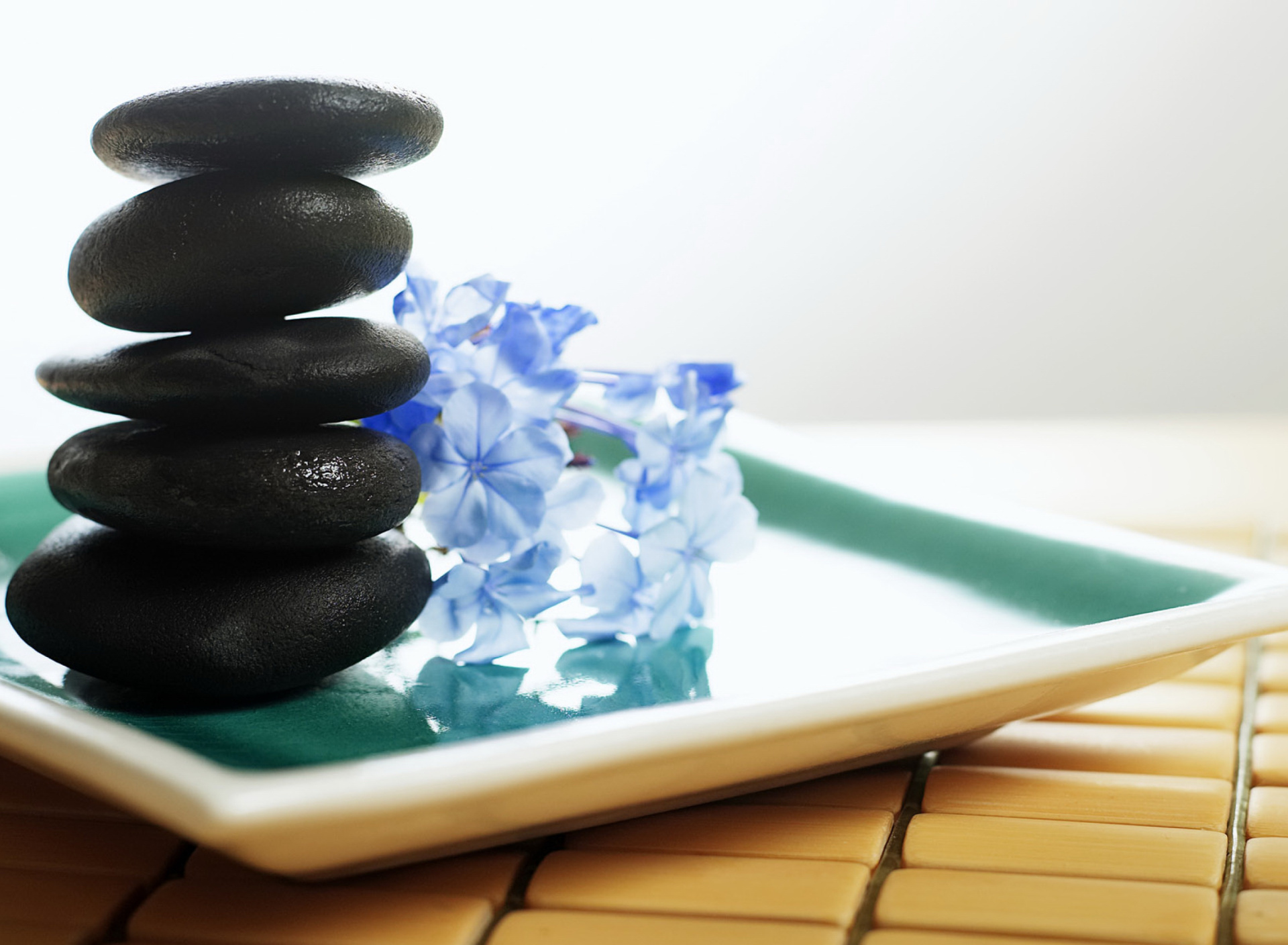 Spa Elements for Massage wallpaper 1920x1408