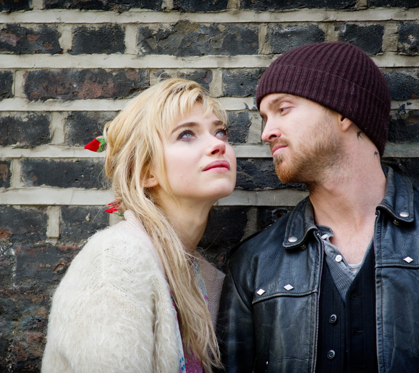 Das A Long Way Down with Aaron Paul and Imogen Poots Wallpaper 1440x1280