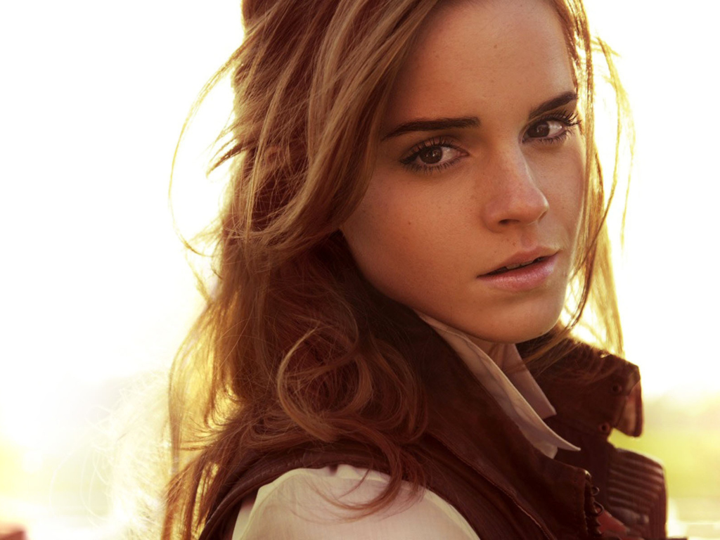 Fondo de pantalla Cute Emma Watson 1024x768