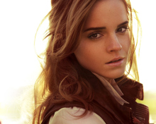 Обои Cute Emma Watson 220x176