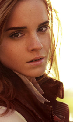 Das Cute Emma Watson Wallpaper 240x400
