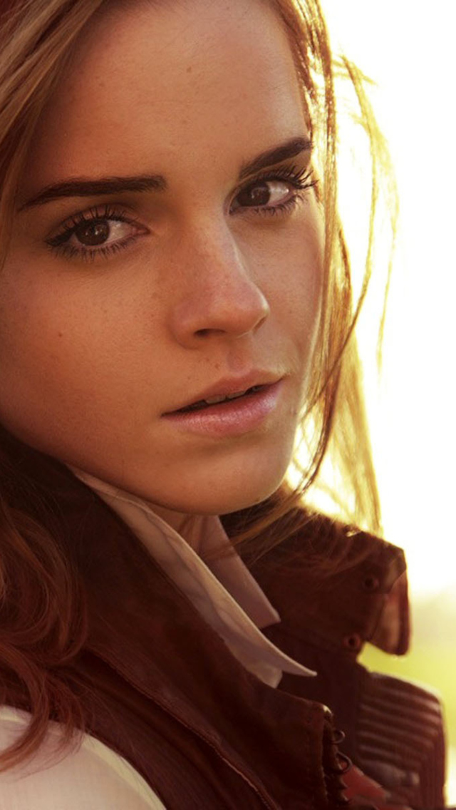Cute Emma Watson screenshot #1 640x1136