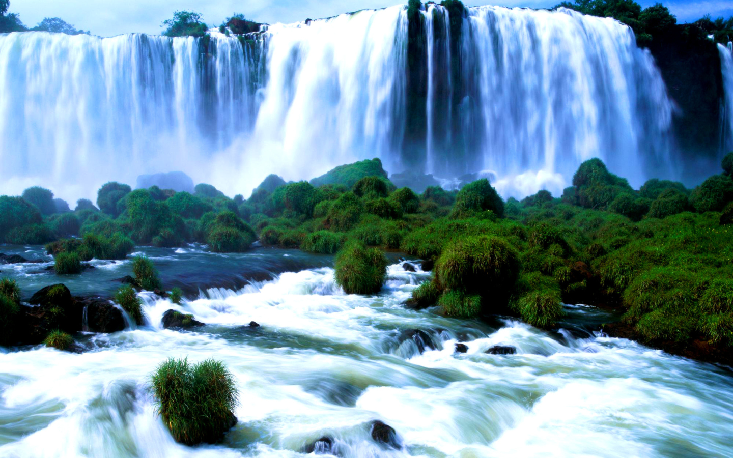 Iguazu Falls wallpaper 1440x900