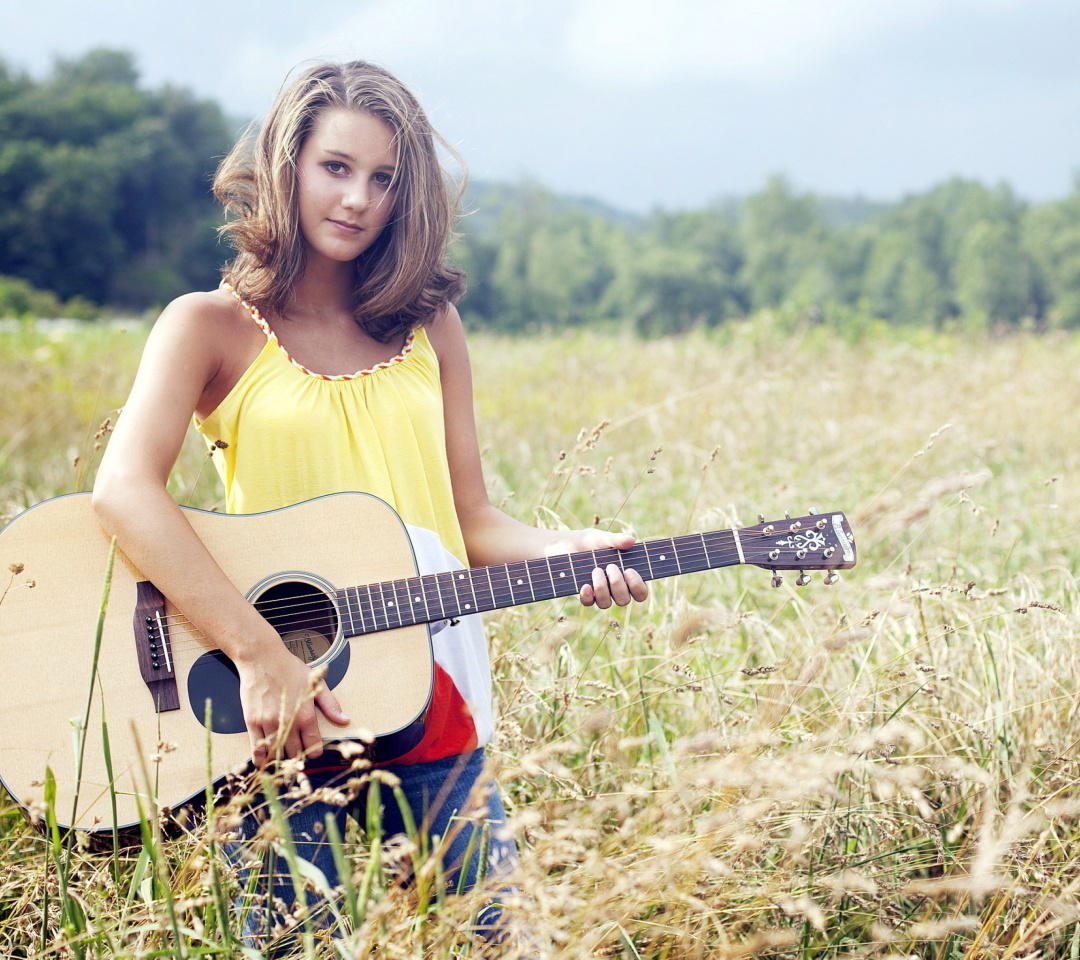 Sfondi Girl with Guitar 1080x960