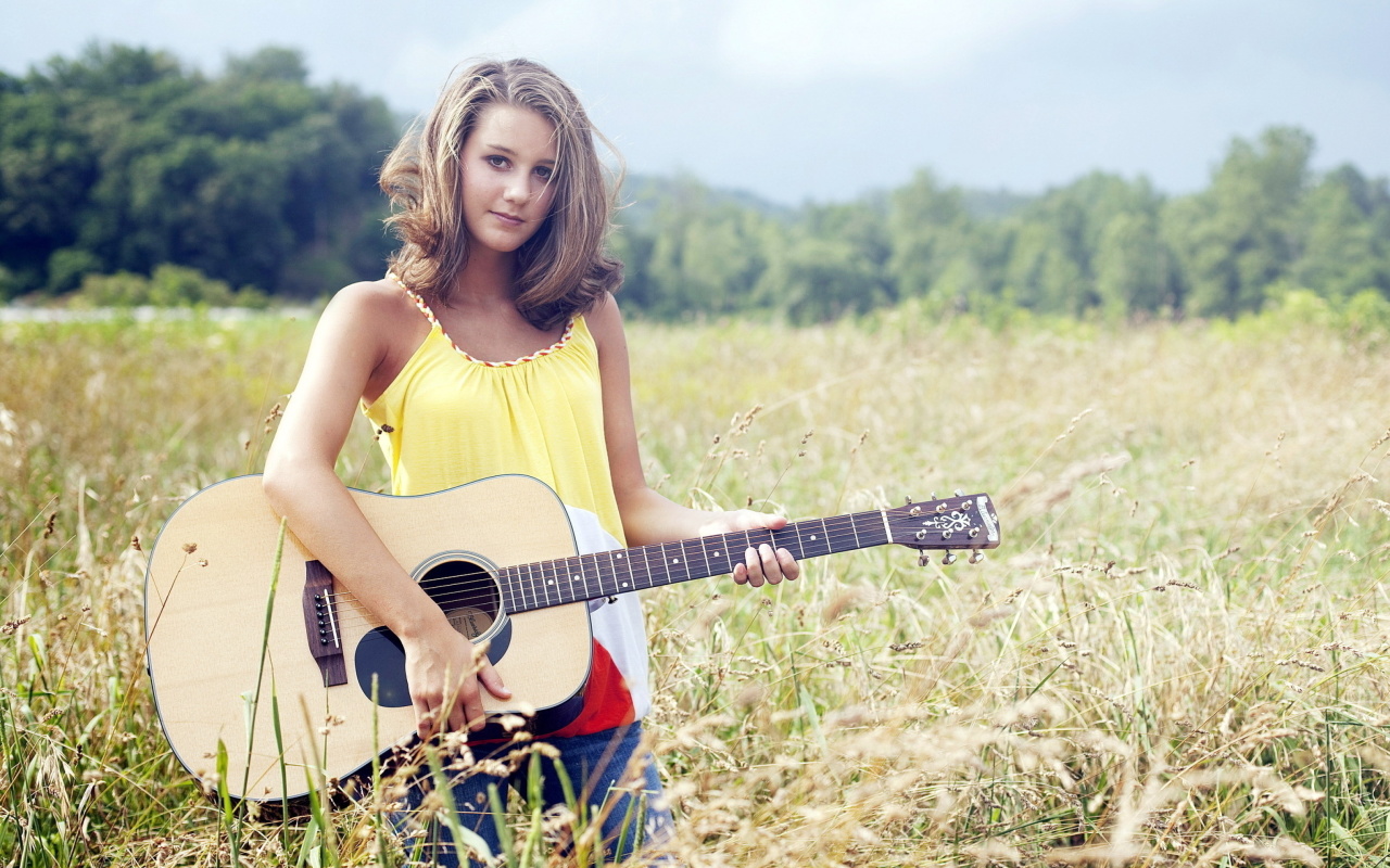 Girl with Guitar wallpaper 1280x800