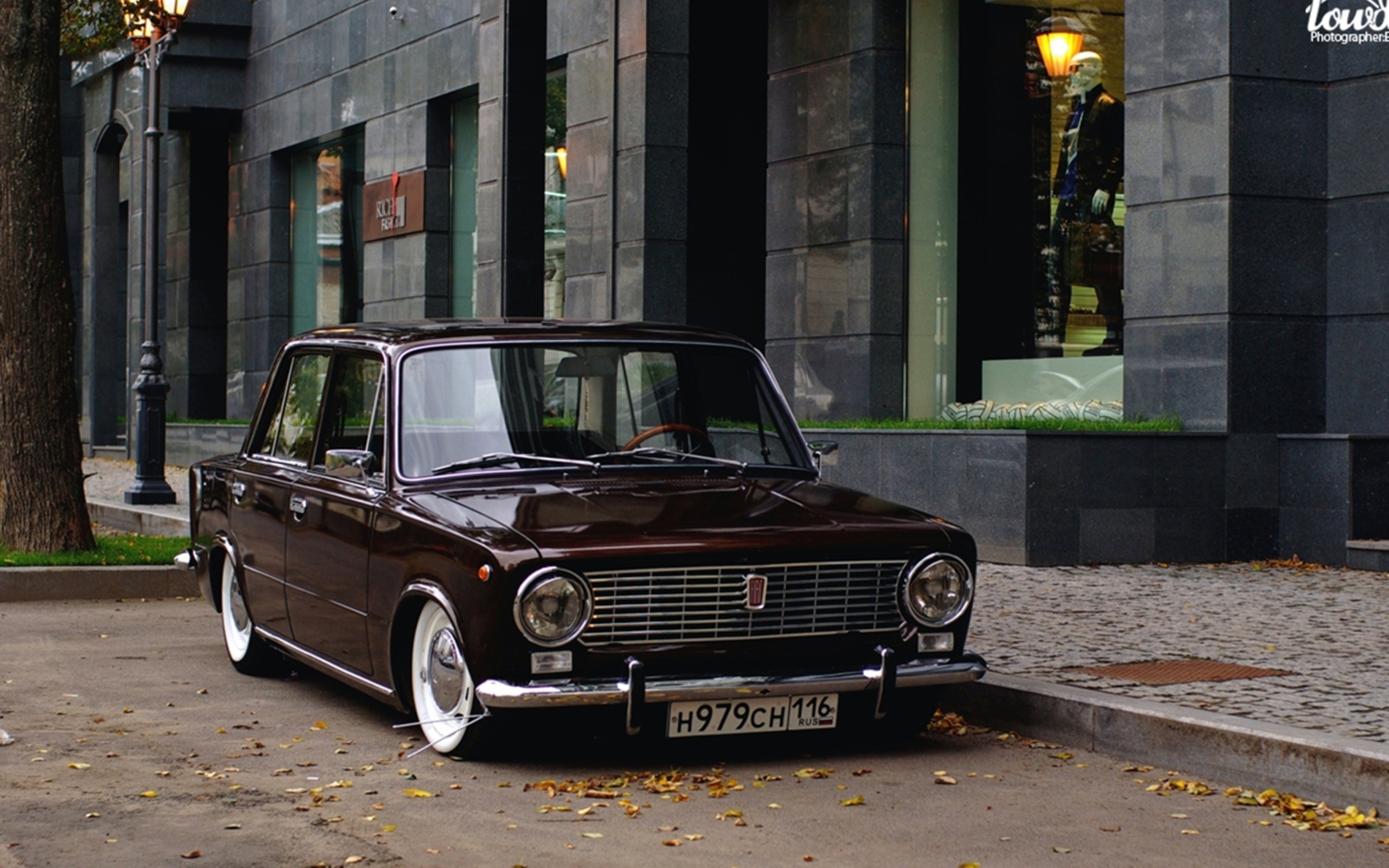 Fondo de pantalla Retro Russian Car 2560x1600