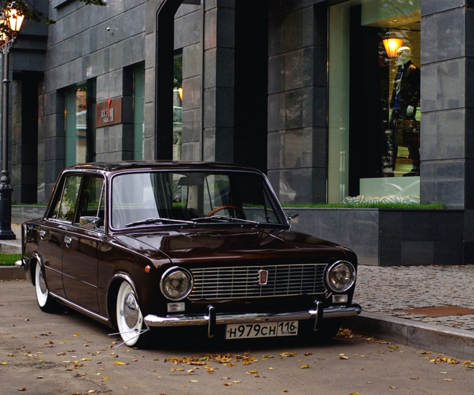 Retro Russian Car wallpaper 960x800