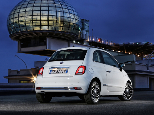 Sfondi White Fiat 500 2016 640x480