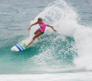 Girl In Pink T-Shirt Surfing - Fondos de pantalla gratis para iPad mini
