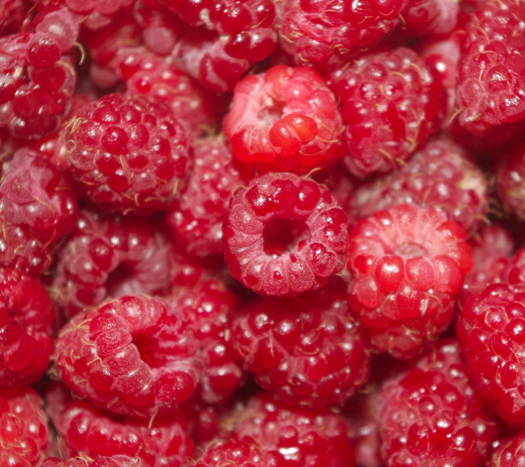 Summery Juicy Raspberry wallpaper 1080x960