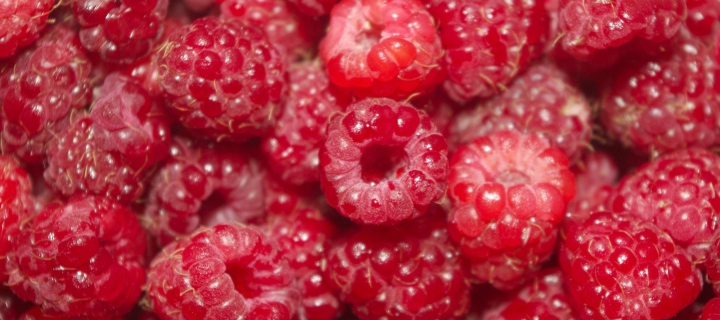 Summery Juicy Raspberry wallpaper 720x320